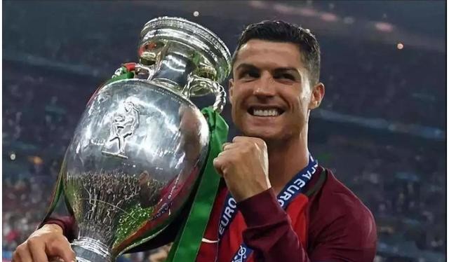  佛罗伦萨爆冷击败豪门，意甲中游球队崭露头角